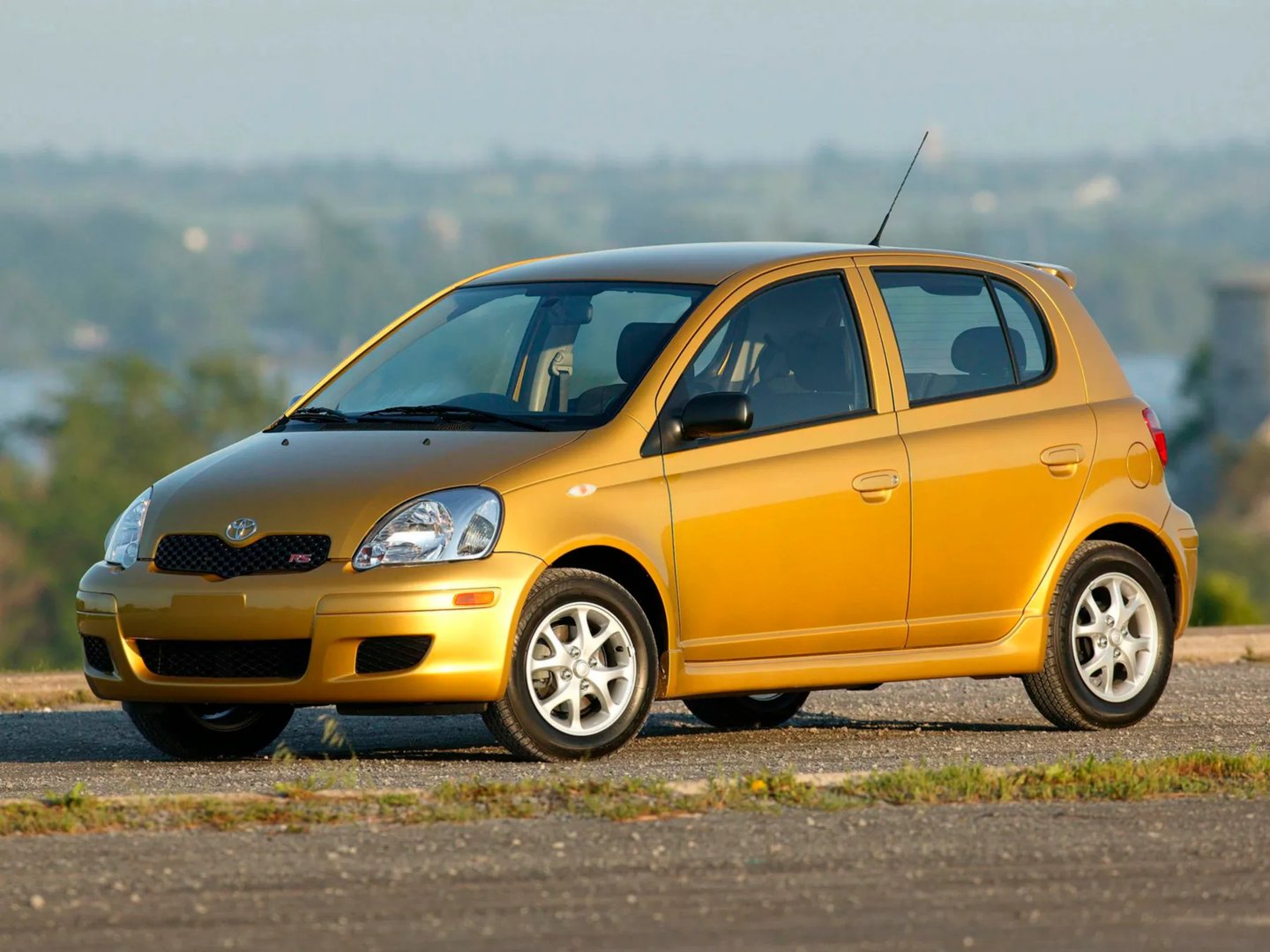 Toyota_Echo_1_generation__Mini_5-doors__10.jpg