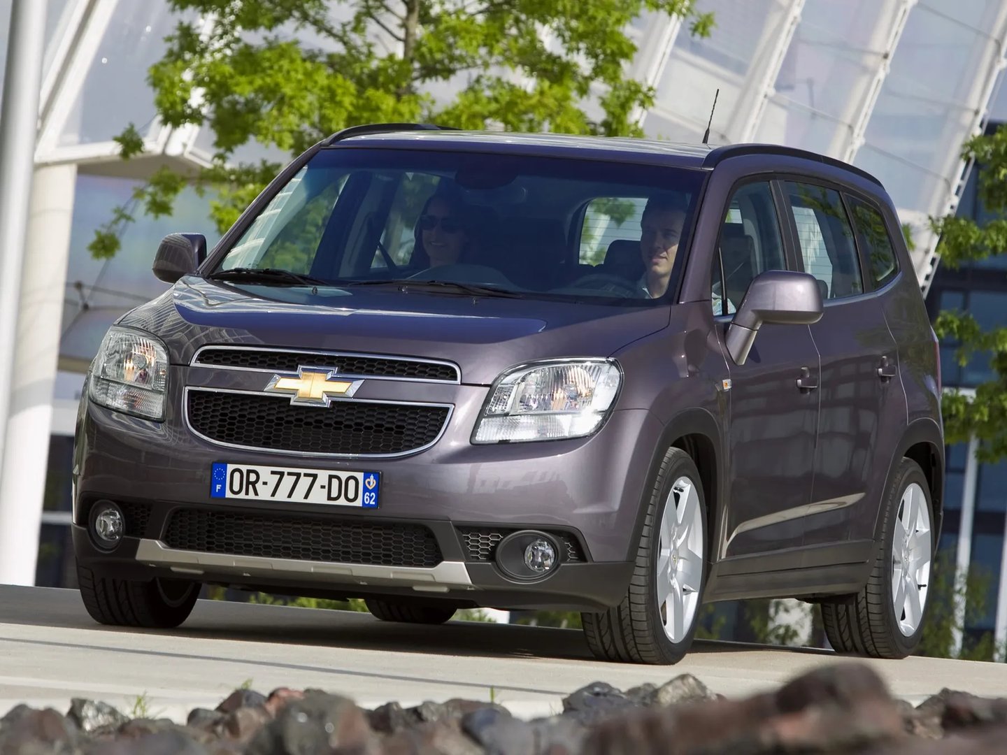Chevrolet_Orlando_1_generation__Compact_Van__10.jpg