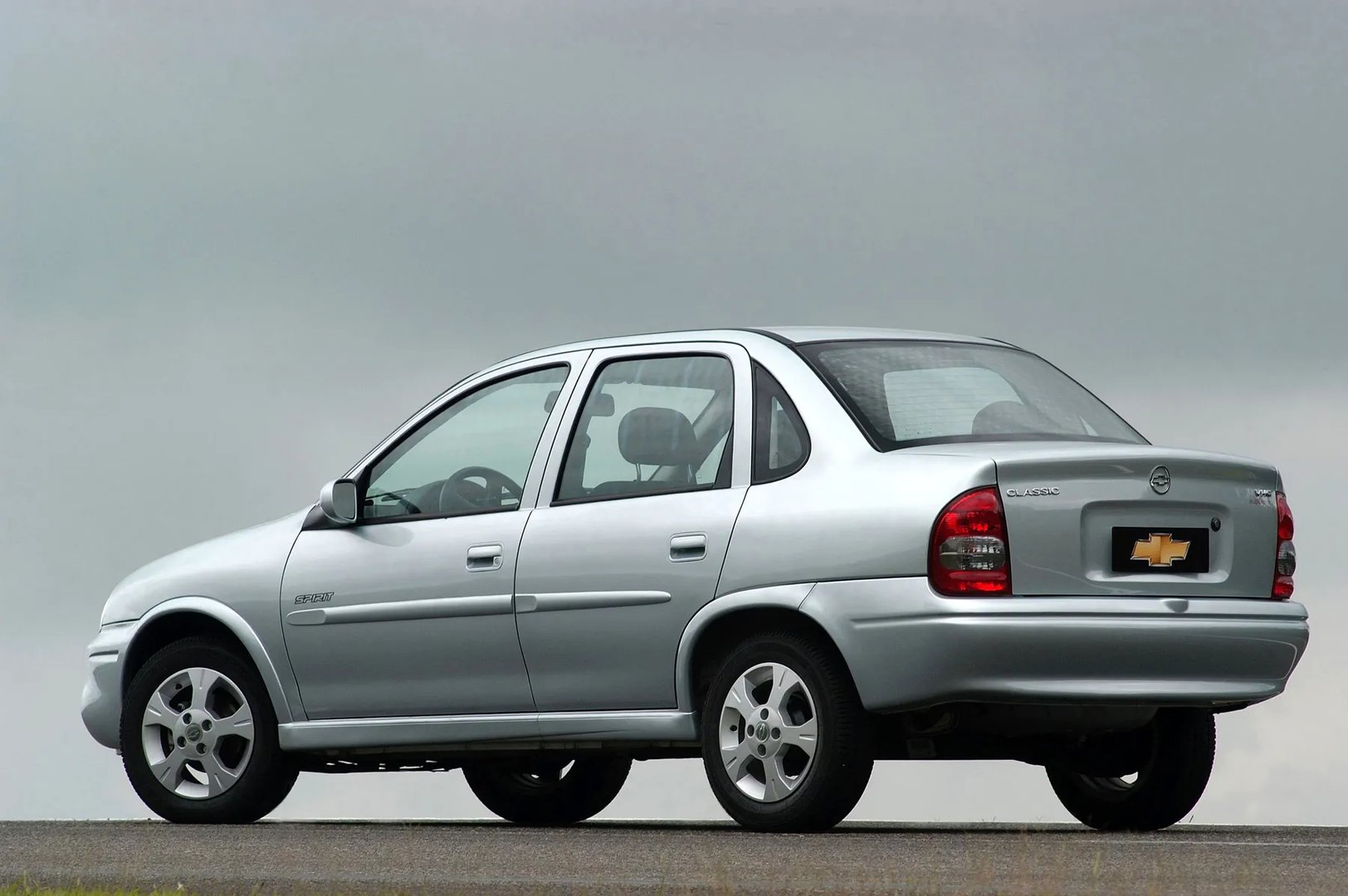 Chevrolet_Corsa_1_generation__Sedan__1.jpg