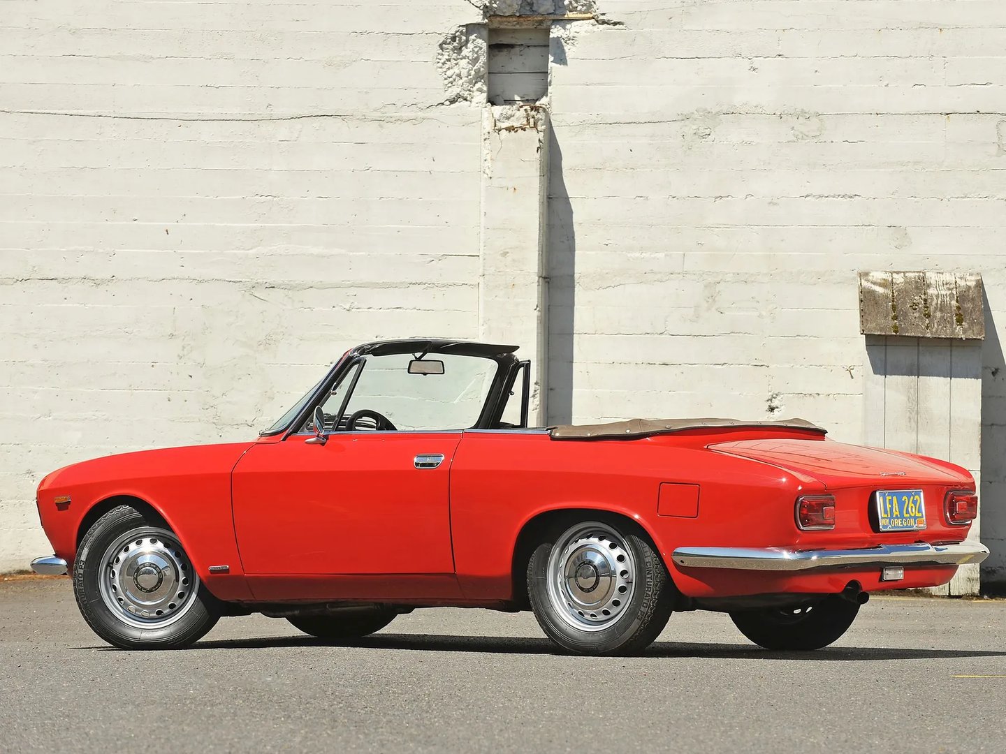Alfa Romeo_Giulia_1_generation__Cabrio__13.jpg