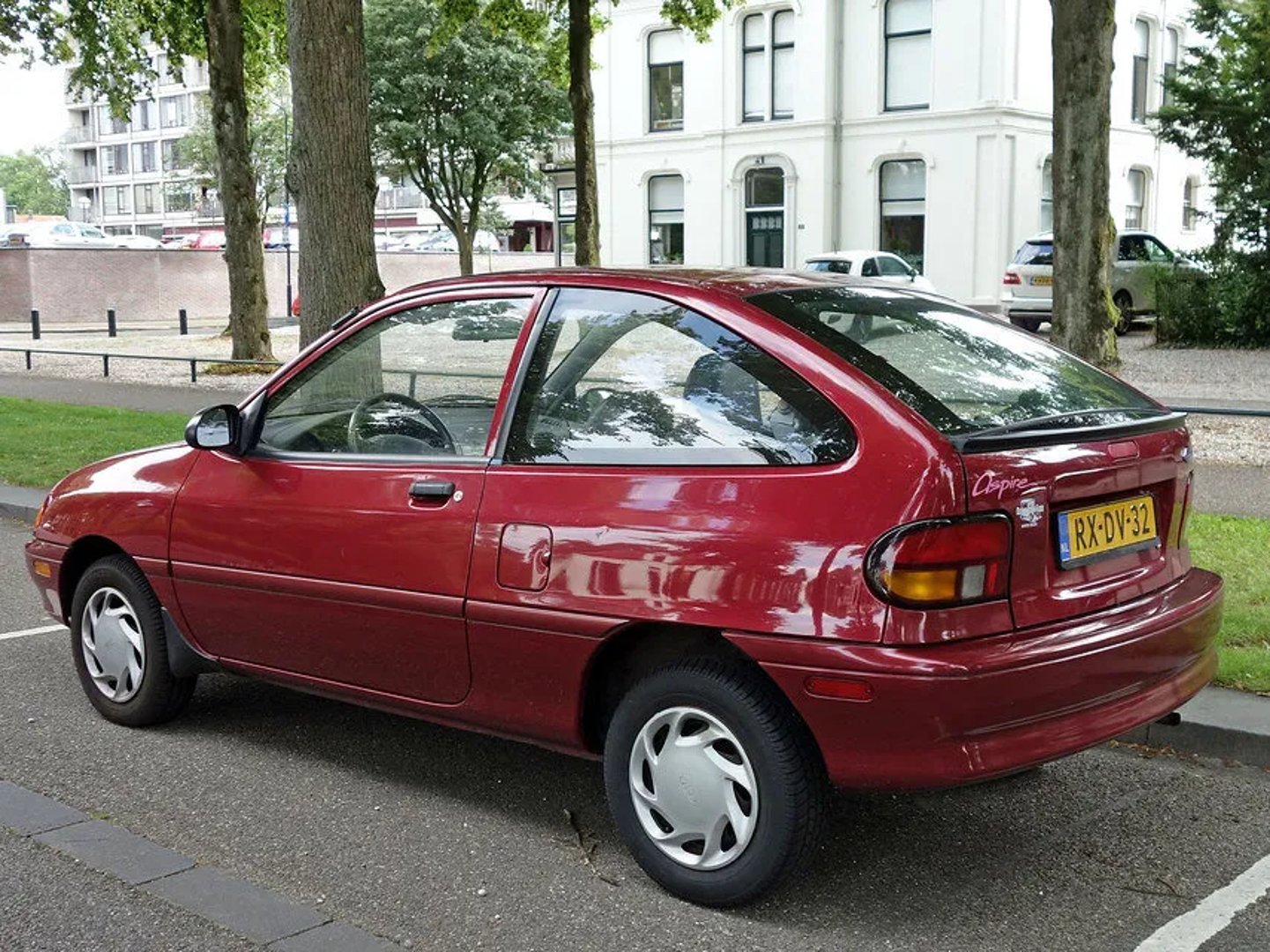 Ford_Aspire_1_generation__Mini_3-doors__1.jpg