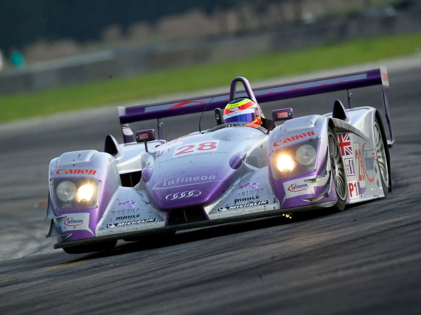 Audi_R8_LMP_1_generation__Roadster__1.jpg