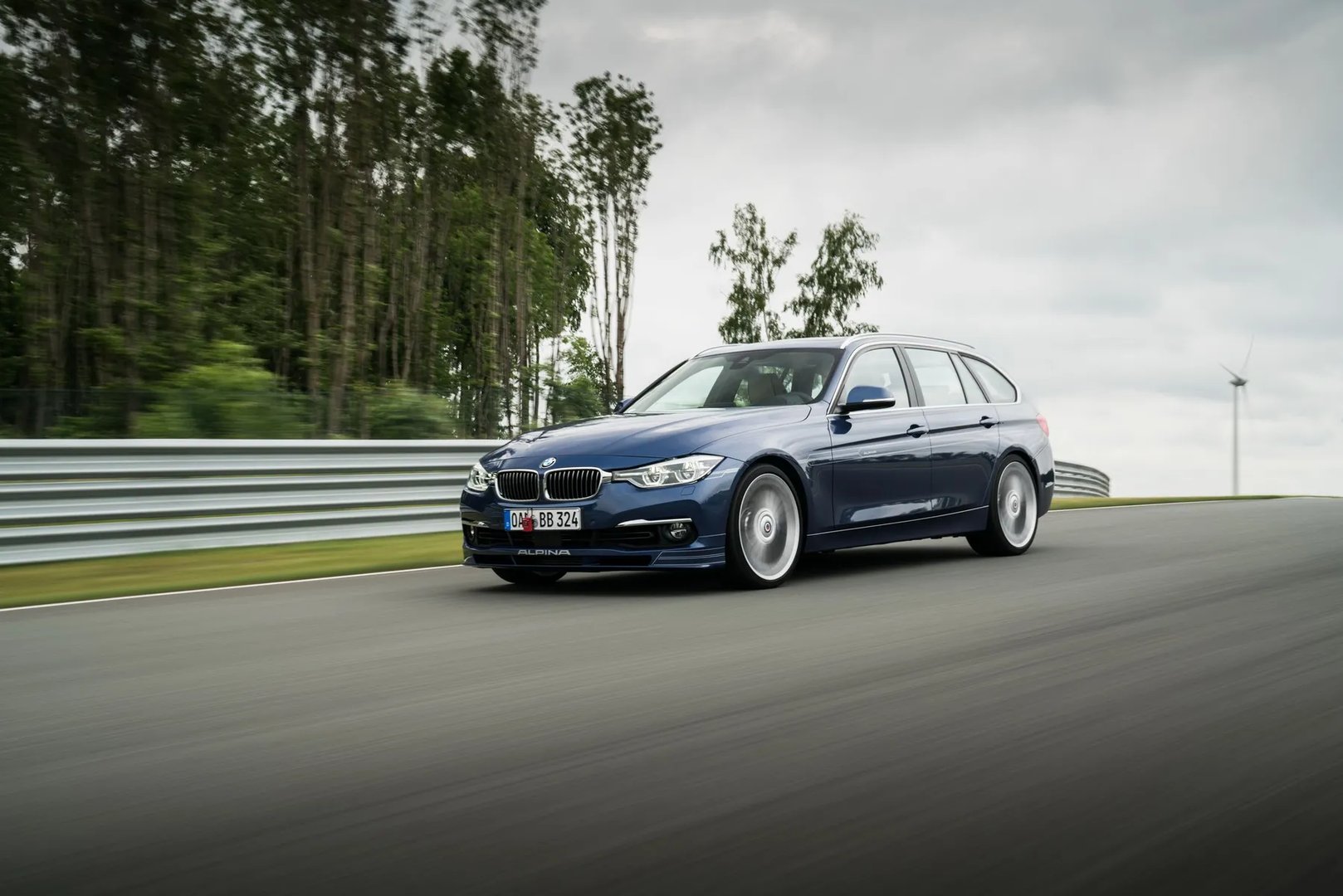 Alpina_B3_5_generation_restyling__Estate_5-door__2.jpg