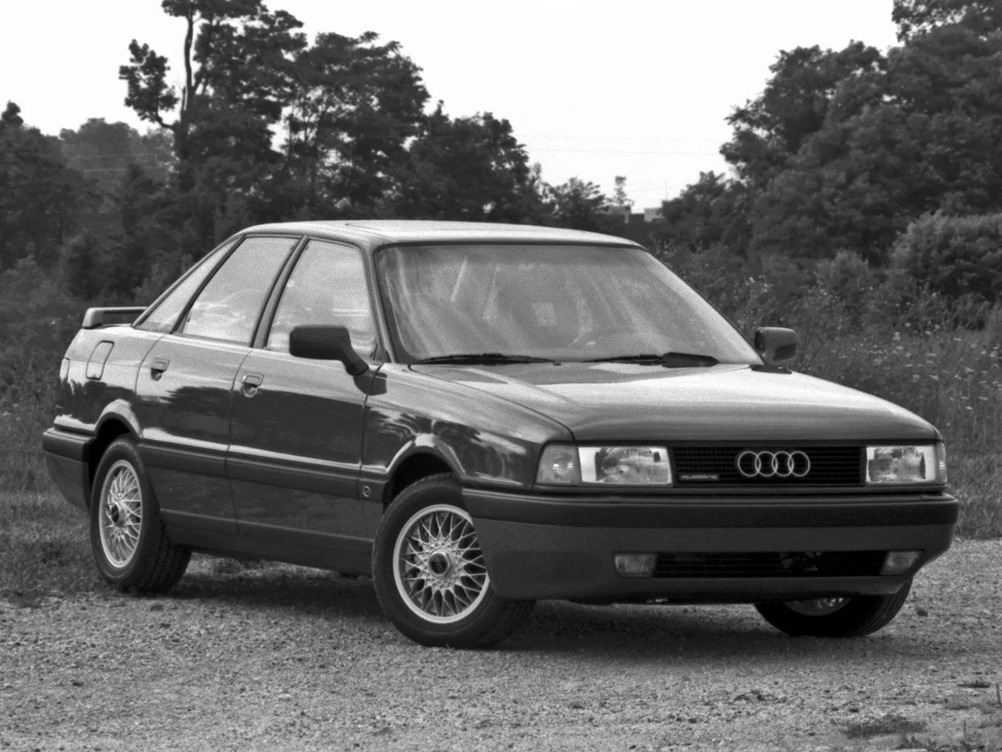 Audi_90_2_generation__Sedan__11.jpg