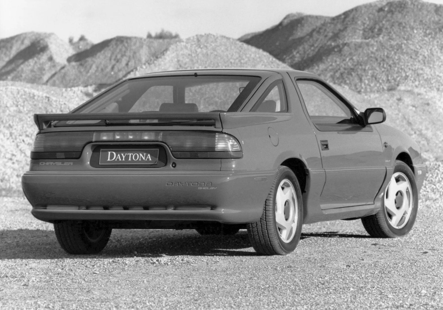 Chrysler_Daytona_1_generation__Hatchback_3-door__1.jpg
