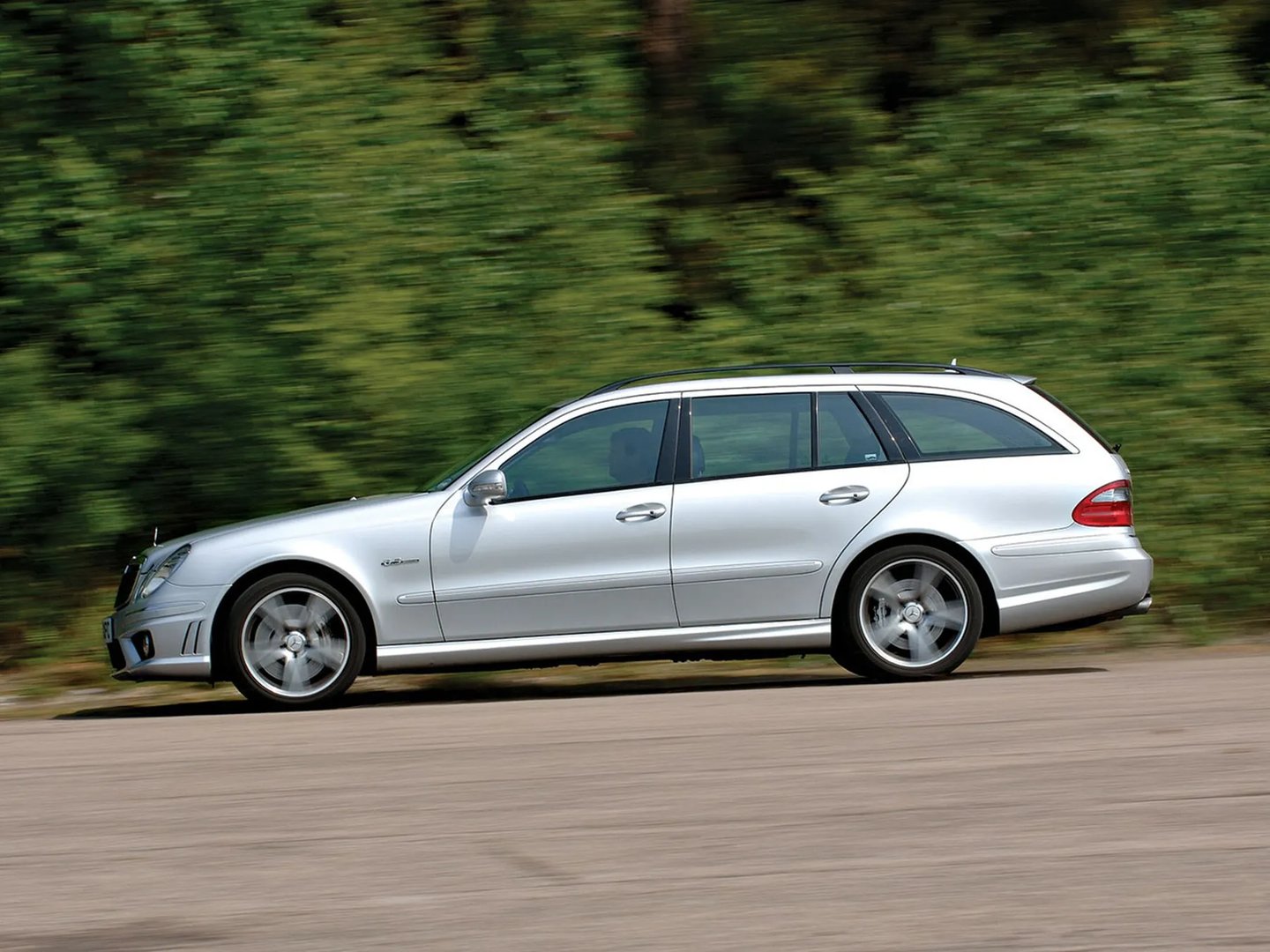 Mercedes_E-Class_AMG_3_generation_restyling__Estate_5-door__3.jpg