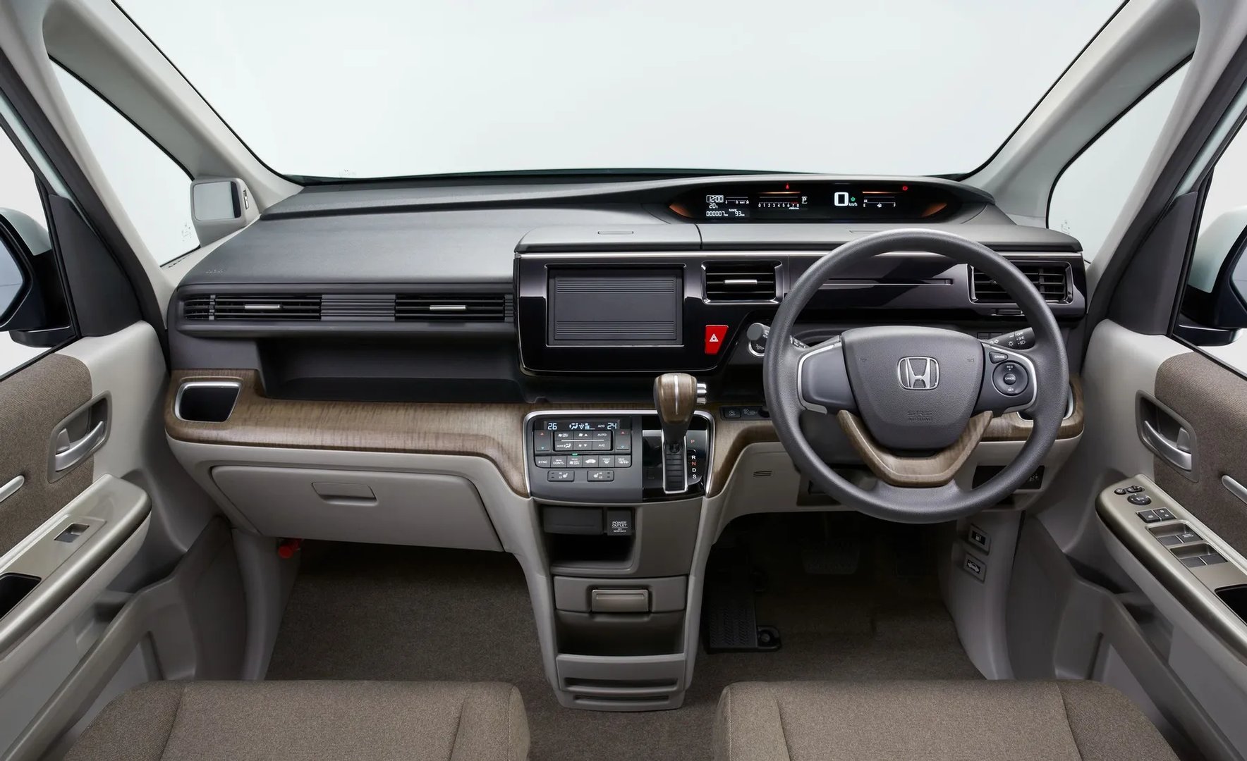 Honda_Stepwgn_5_generation__Minivan__8.jpg