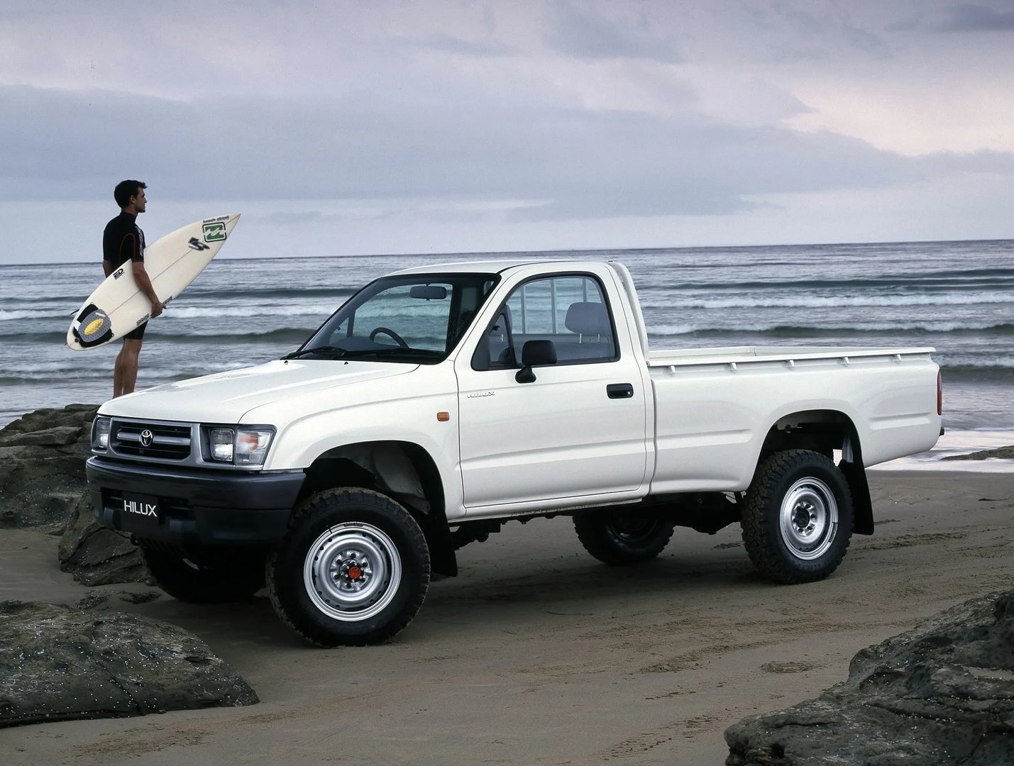 Toyota_Hilux_6_generation__Pickup_single-cab__1.jpg