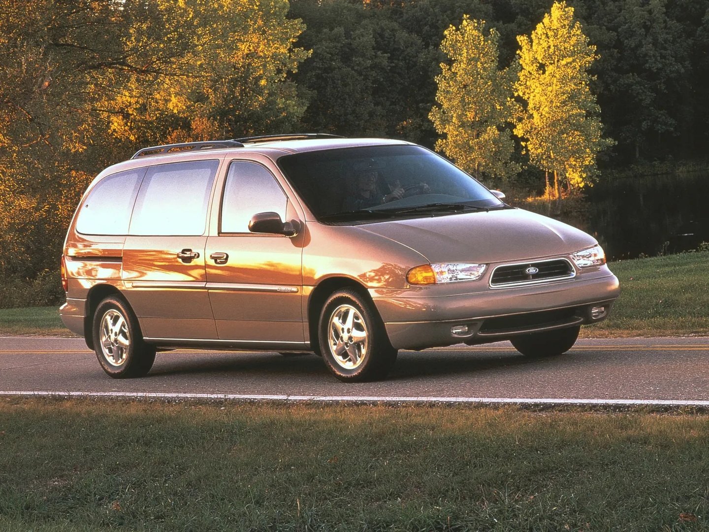 Ford_Windstar_1_generation__Minivan__6.jpg