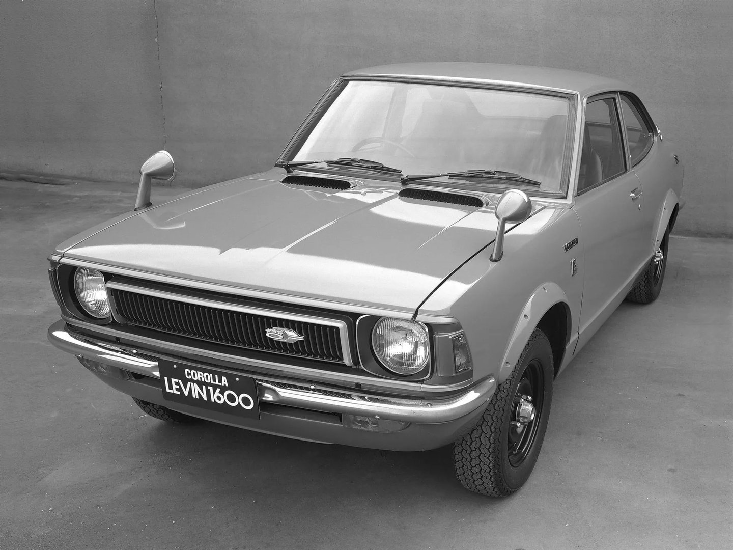 Toyota_Corolla_Levin_1_generation__Coupe__2.jpg