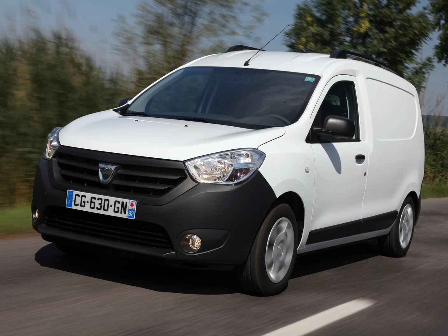 Dacia_Dokker_1_generation__Van__5.jpg