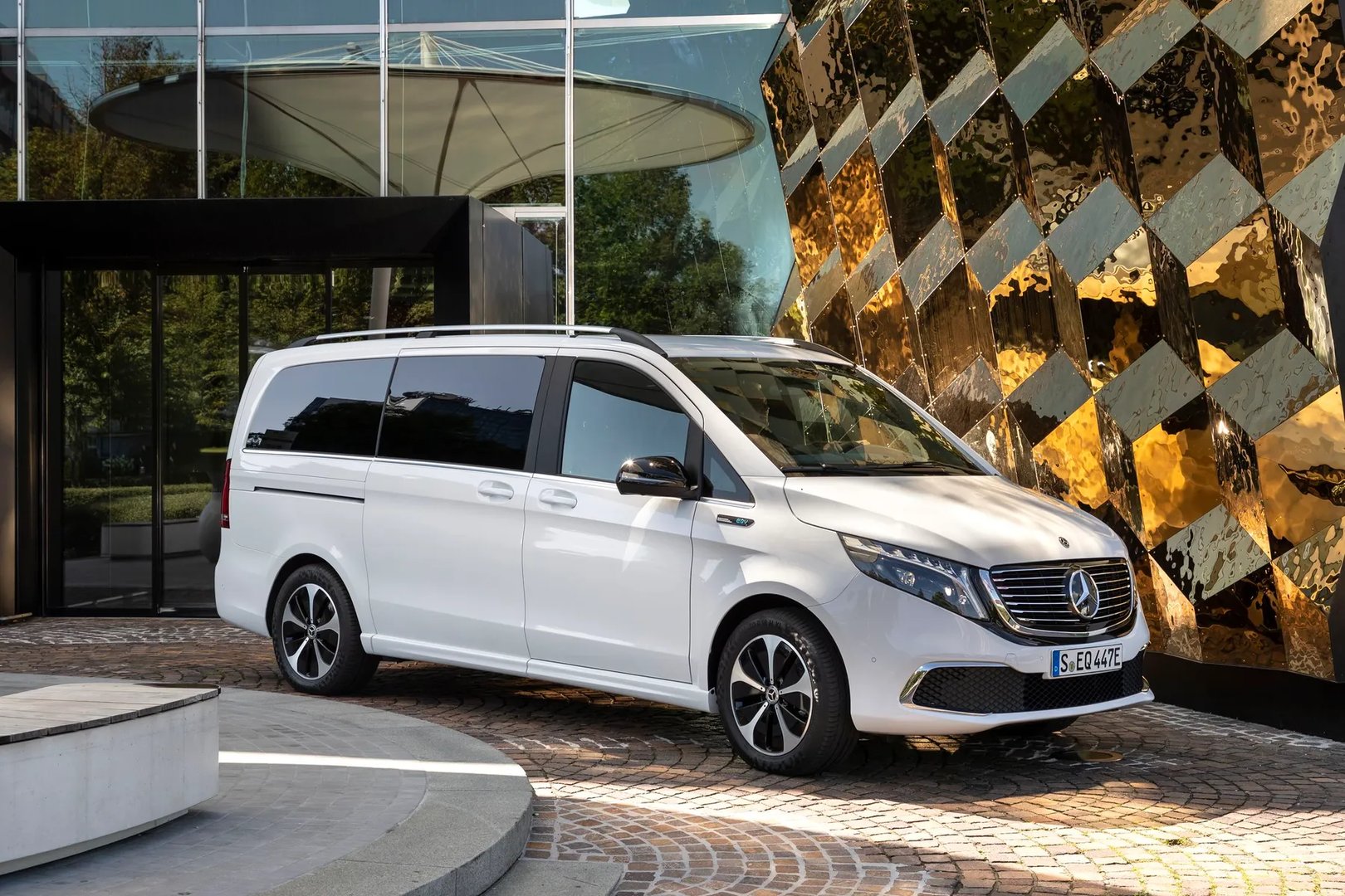 Mercedes_EQV_1_generation__Minivan__10.jpg