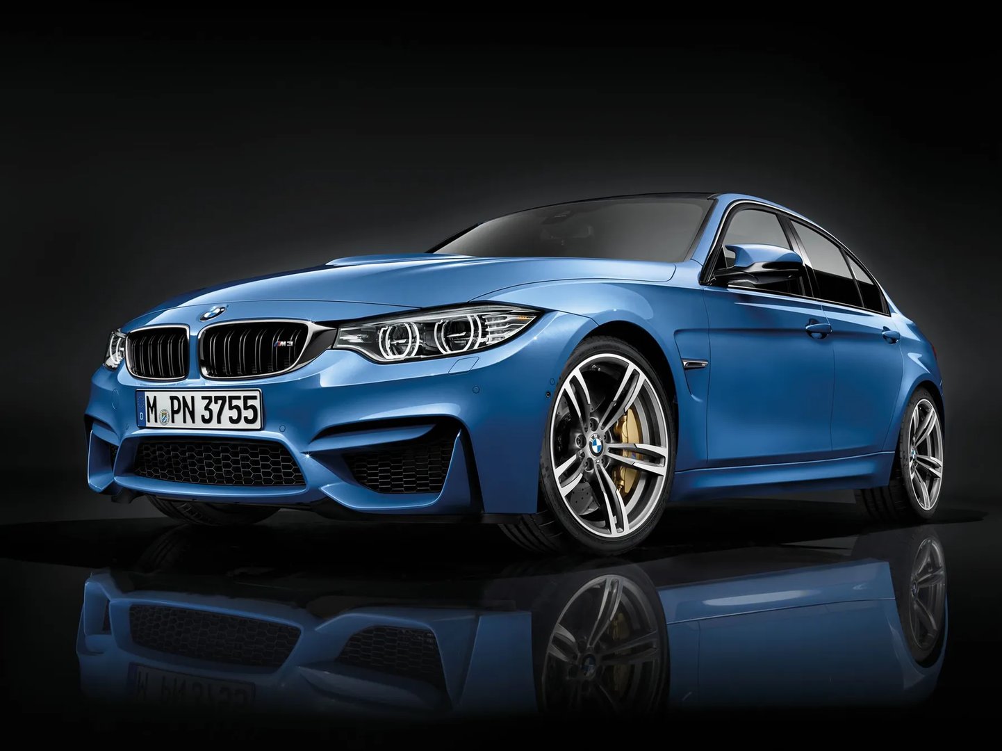 BMW_M3_5_generation__Sedan__4.jpg
