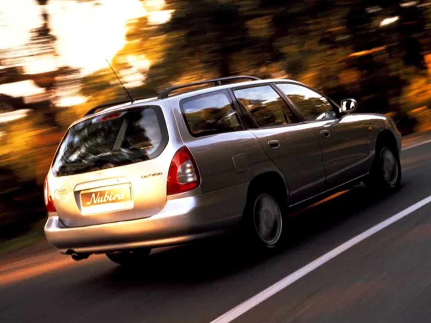 Daewoo_Nubira_1_generation__Estate_5-door__2.jpg