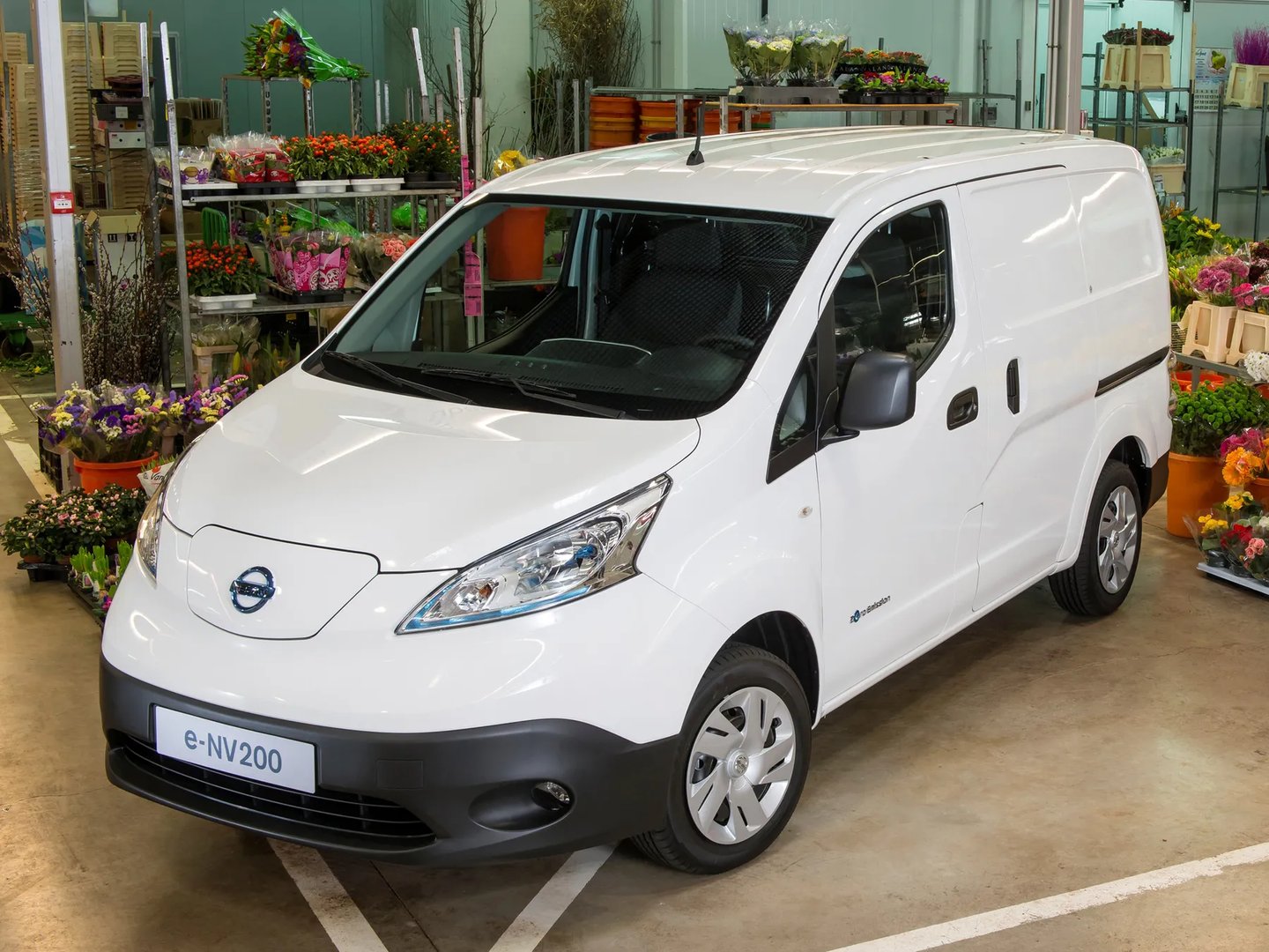 Nissan_E-NV200_1_generation__Van__3.jpg