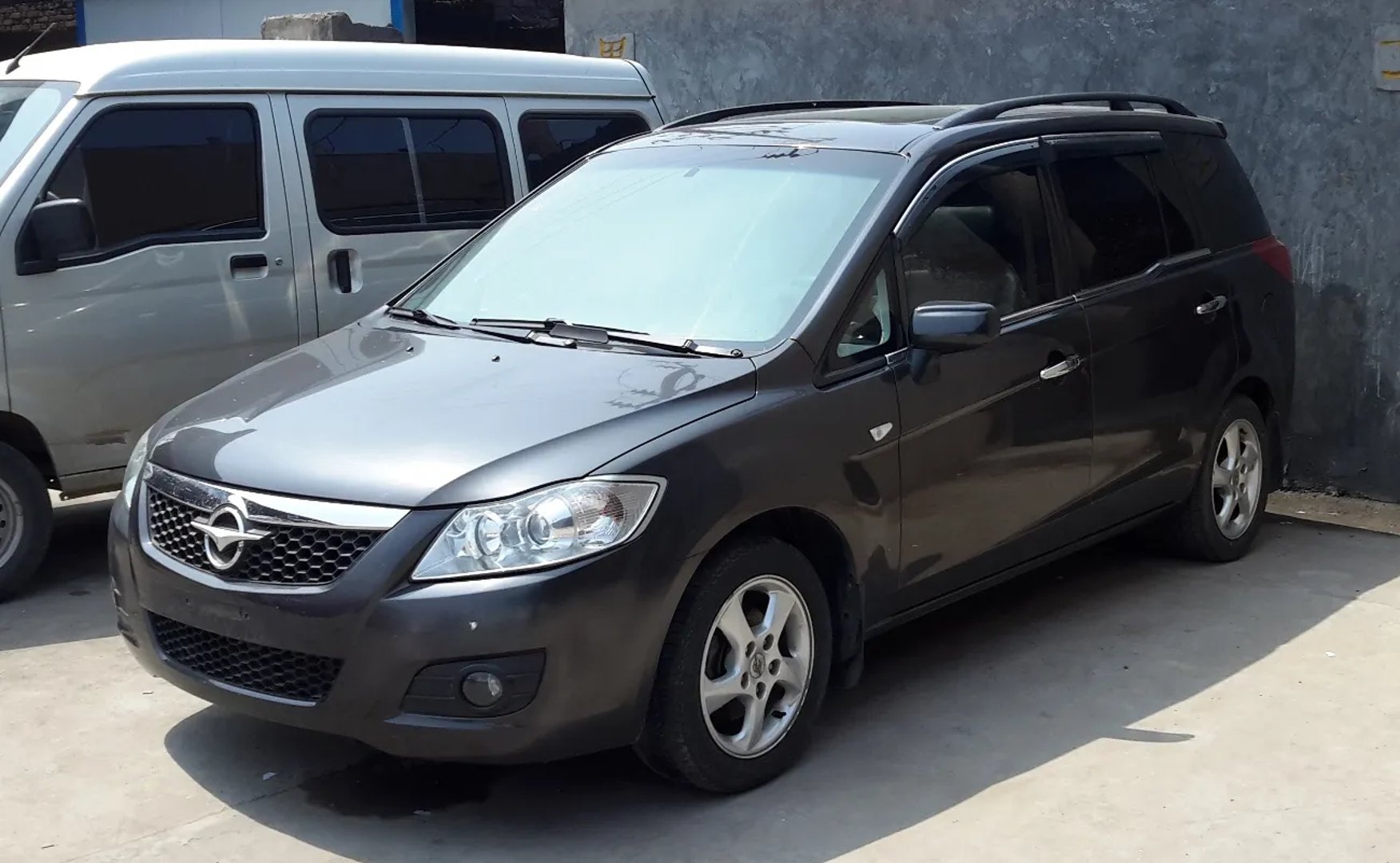 Haima_Freema_2_generation__Minivan__1.jpg