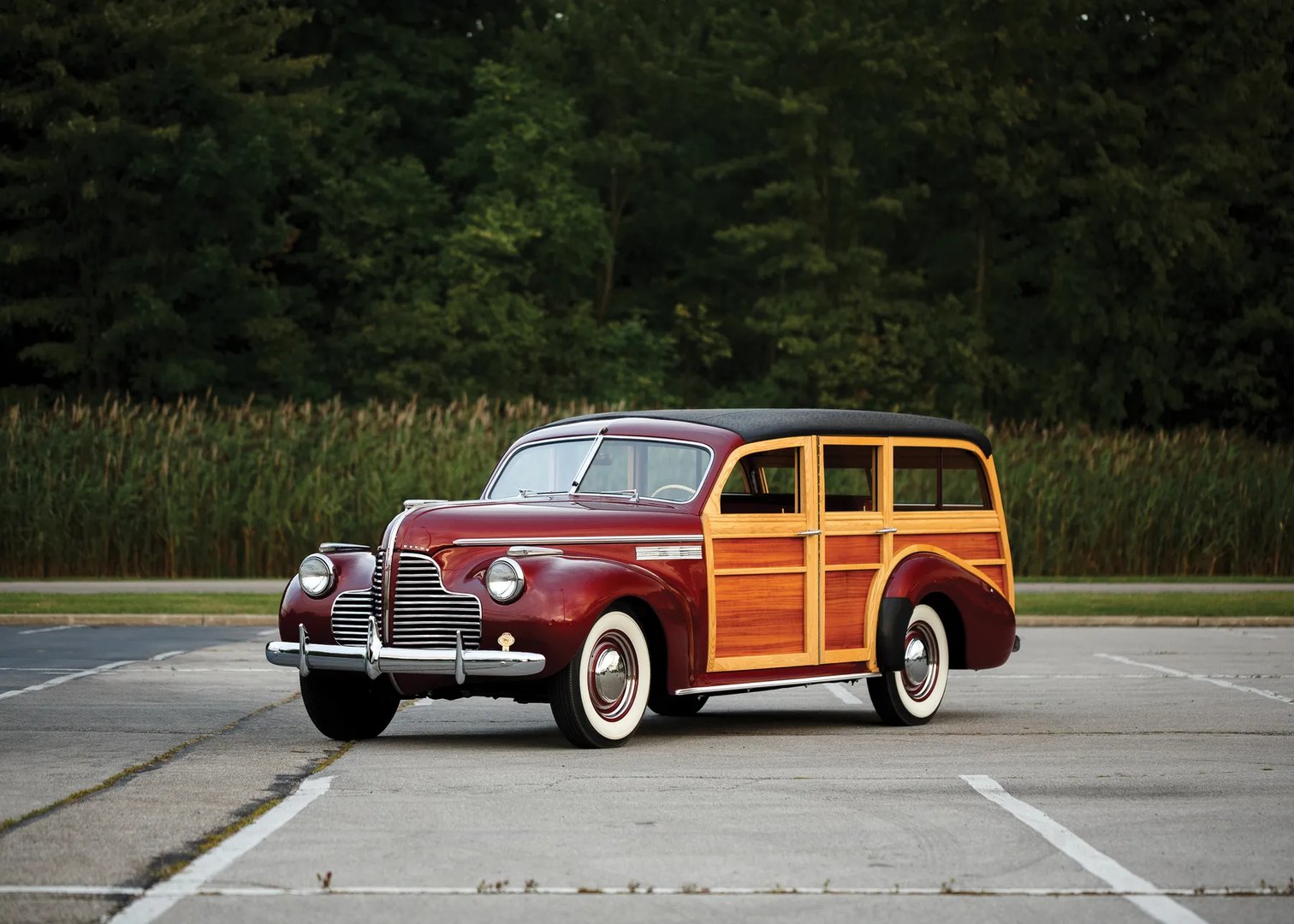Buick_Super_1_generation__Estate_5-door__1.jpg