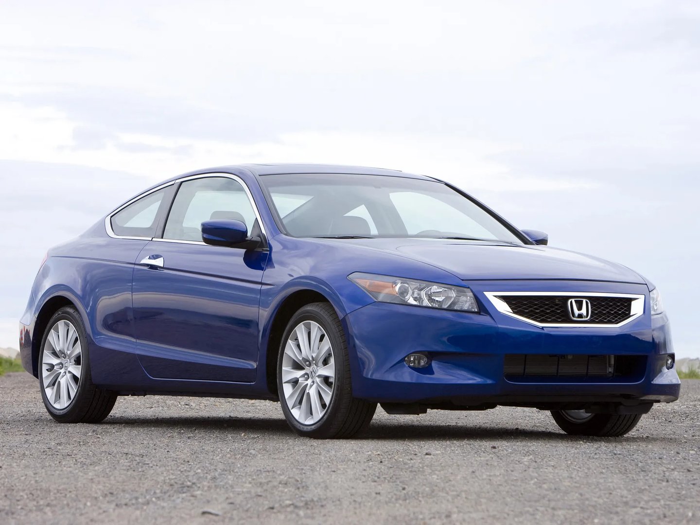 Honda_Accord_8_generation__Coupe__13.jpg