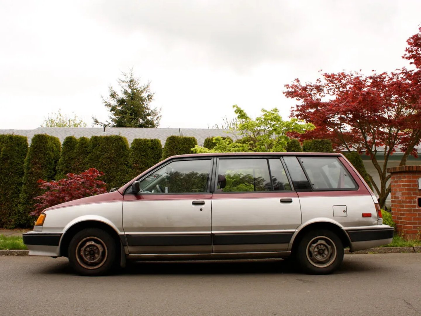 Eagle_Vista_1_generation__Compact_Van__2.jpg