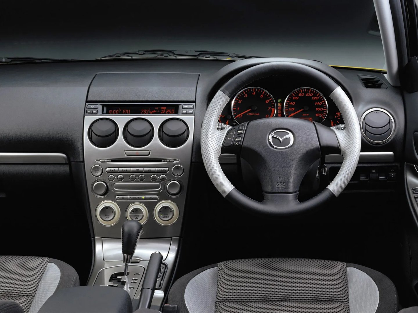 Mazda_Atenza_1_generation__Liftback__10.jpg