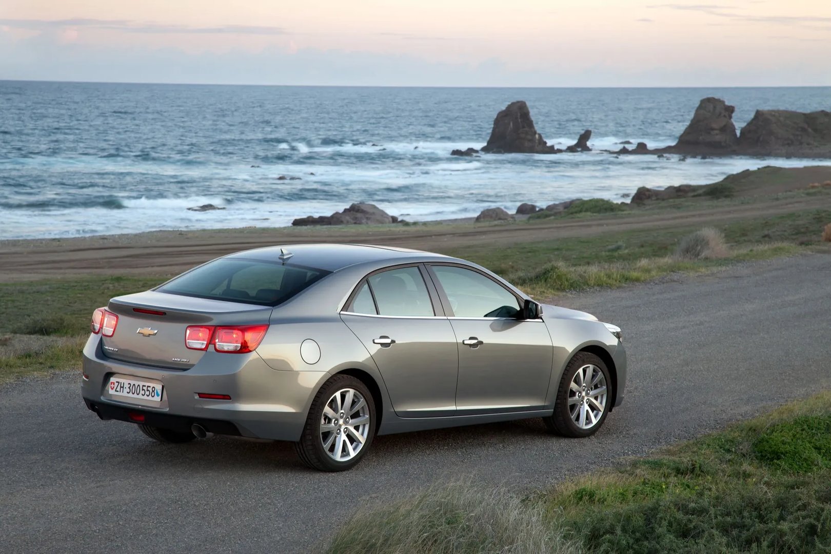 Chevrolet_Malibu_8_generation__Sedan__6.jpg