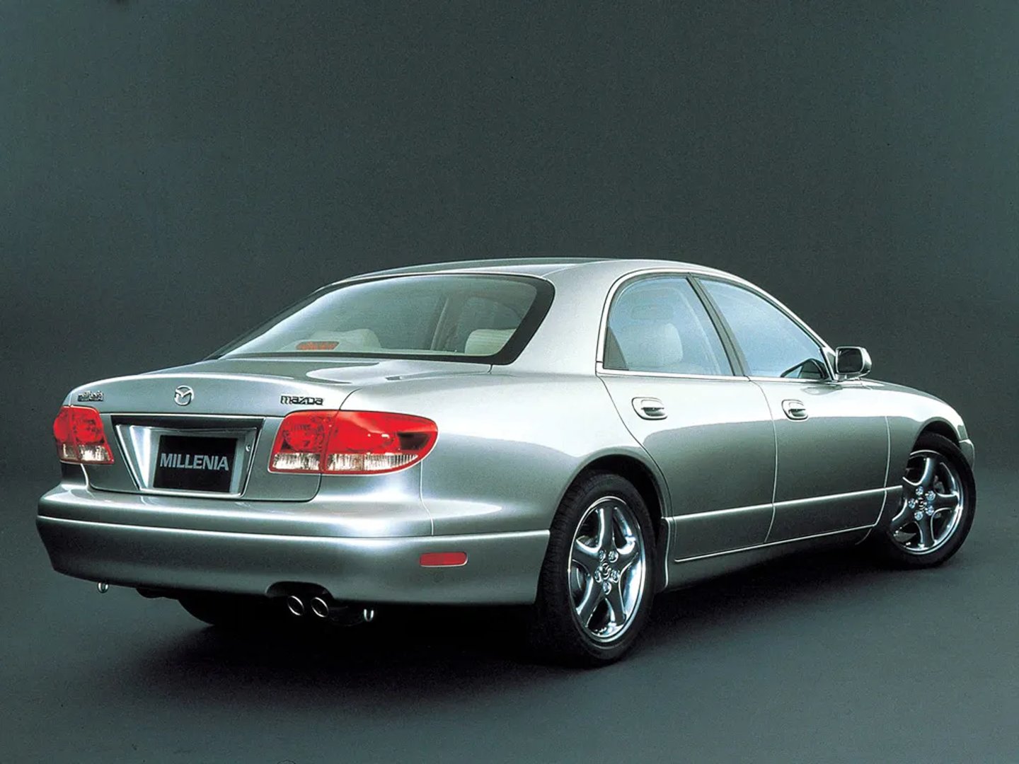 Mazda_Millenia_1_generation_restyling__Sedan__1.jpg