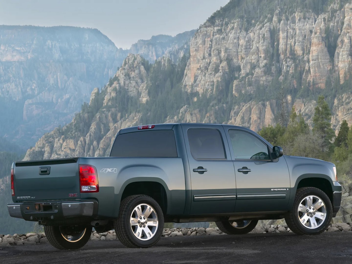 GMC_Sierra_2_generation__Pickup_double-cab__9.jpg