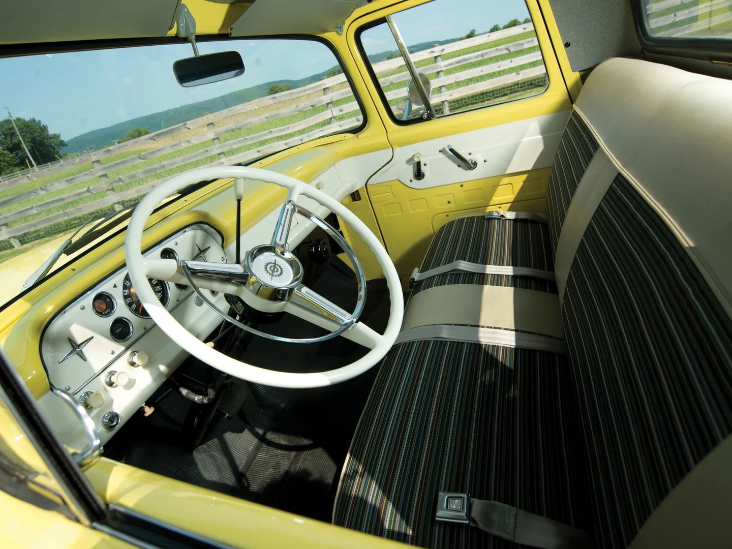 Ford_F-150_3_generation__Pickup_single-cab__11.jpg