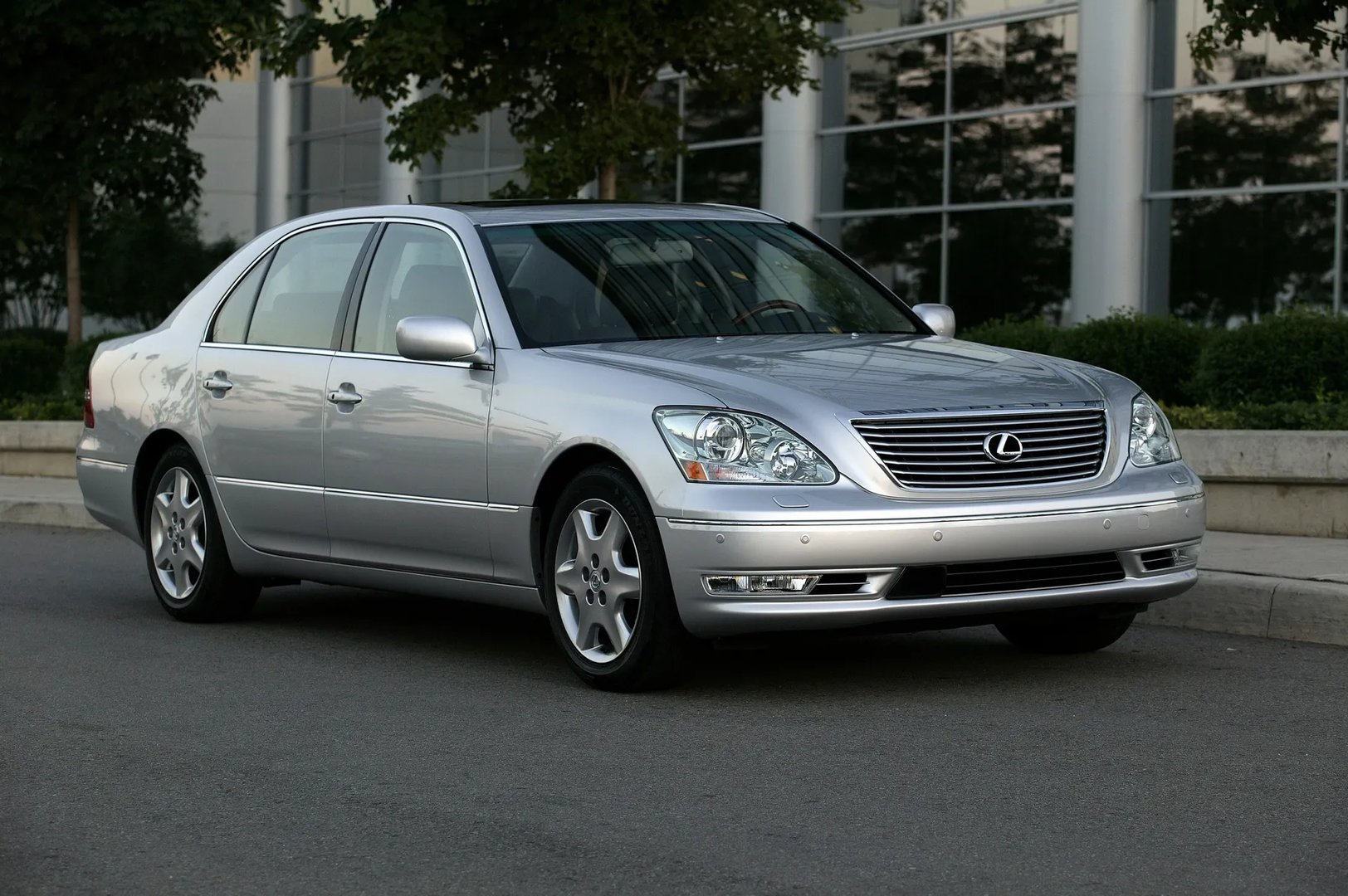 Lexus_LS_3_generation_restyling__Sedan__7.jpg