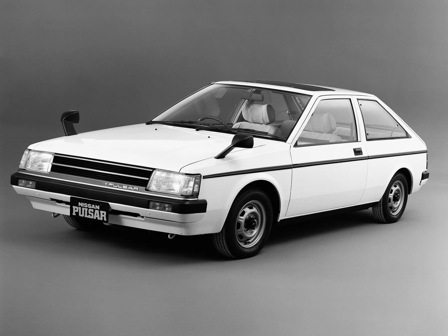 Nissan_Pulsar_2_generation__Mini_3-doors__8.jpg