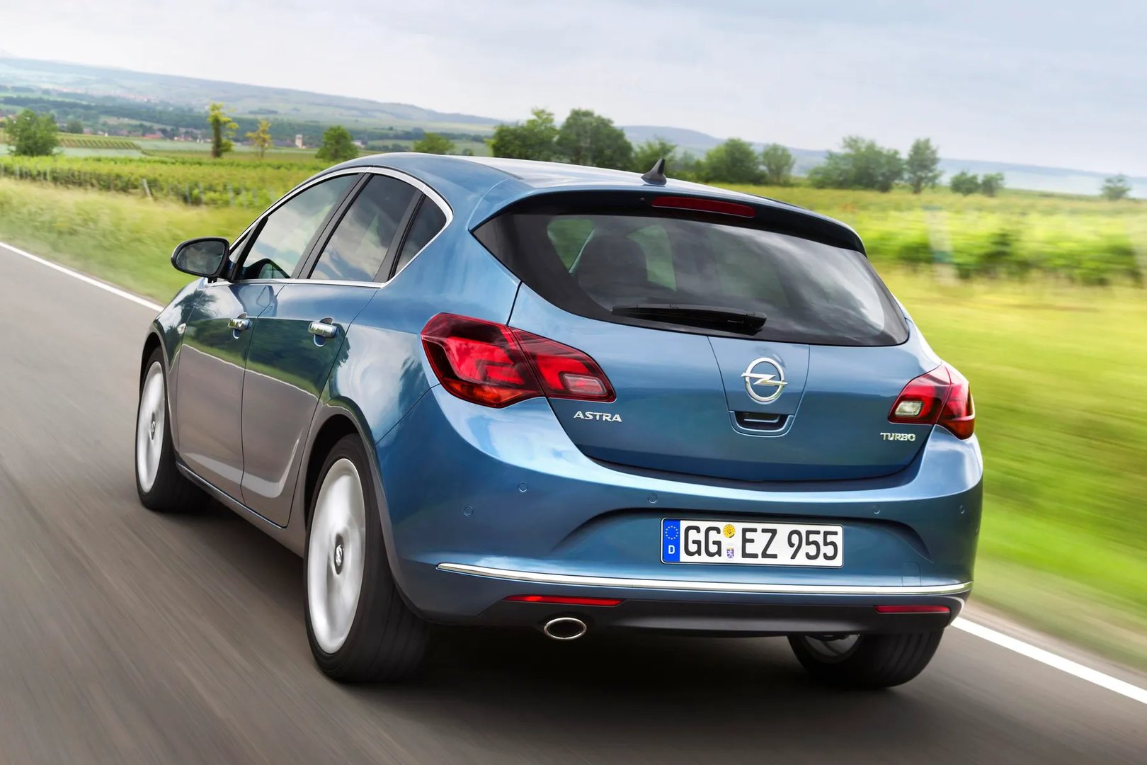Opel_Astra_4_generation_restyling__Hatchback_5-door__7.jpg