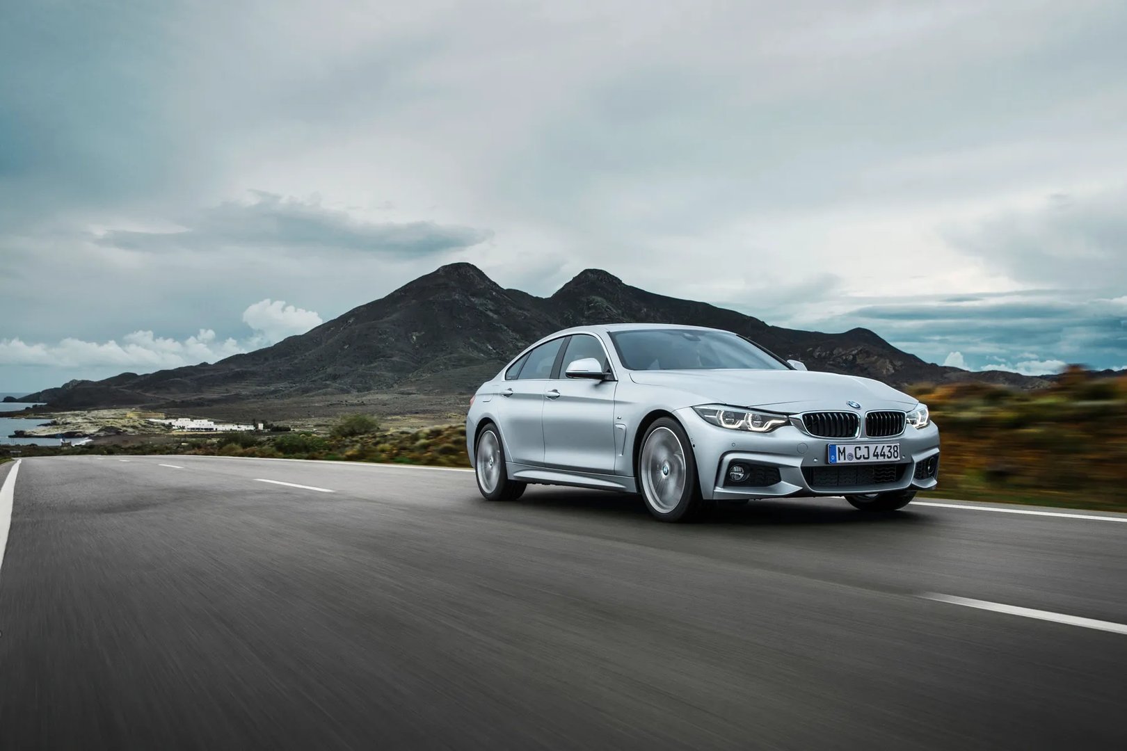 BMW_4_series_1_generation_restyling__Liftback__11.jpg
