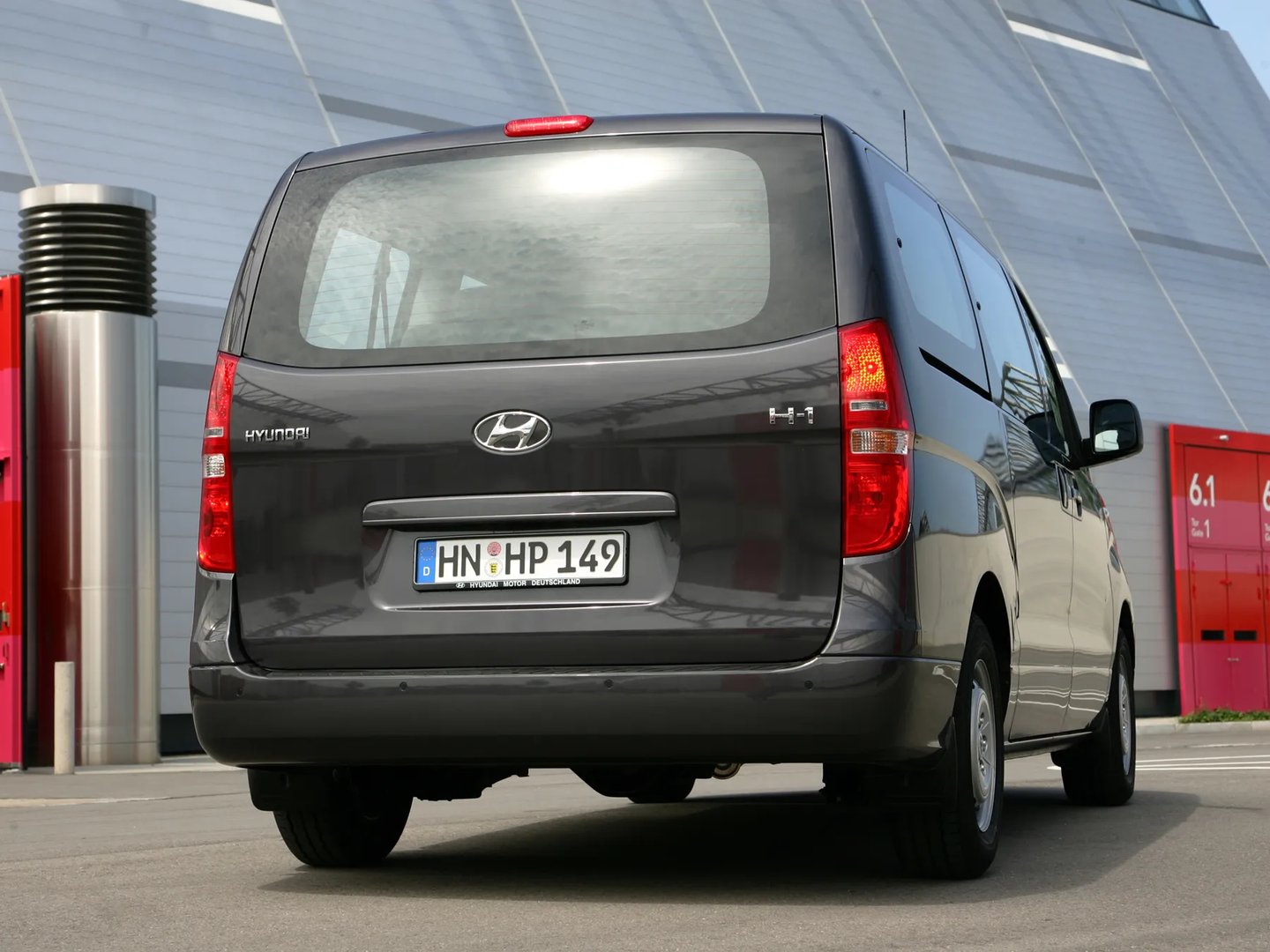 Hyundai_i800_2_generation__Minivan__8.jpg