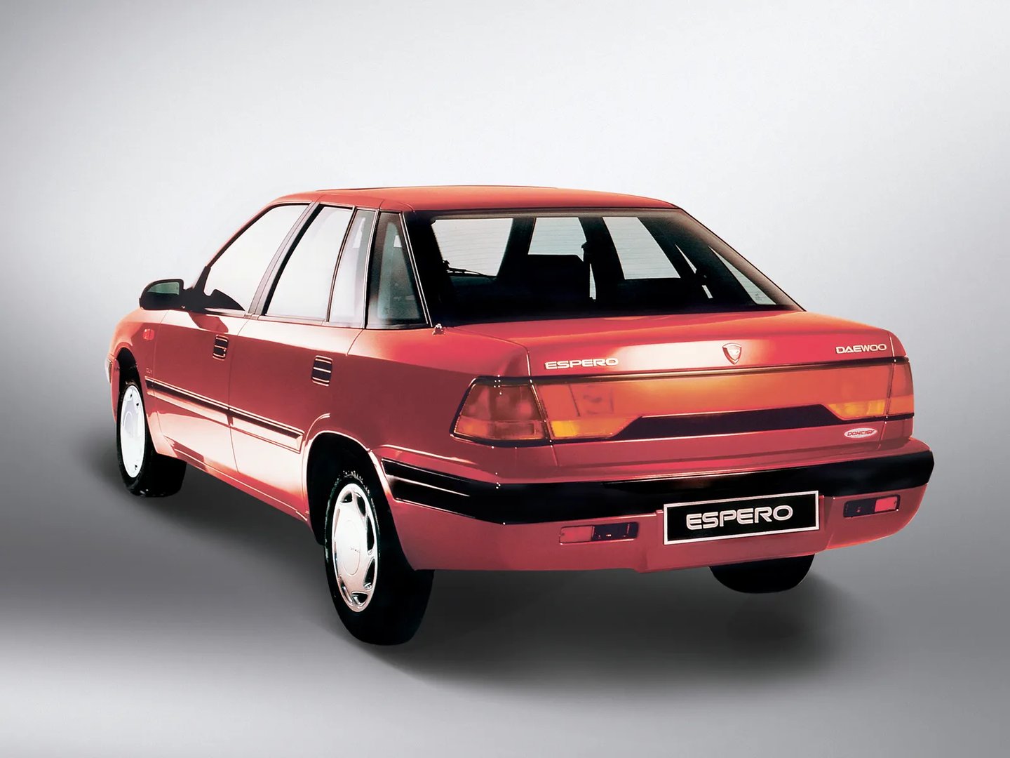 Daewoo_Espero_1_generation__Sedan__1.jpg