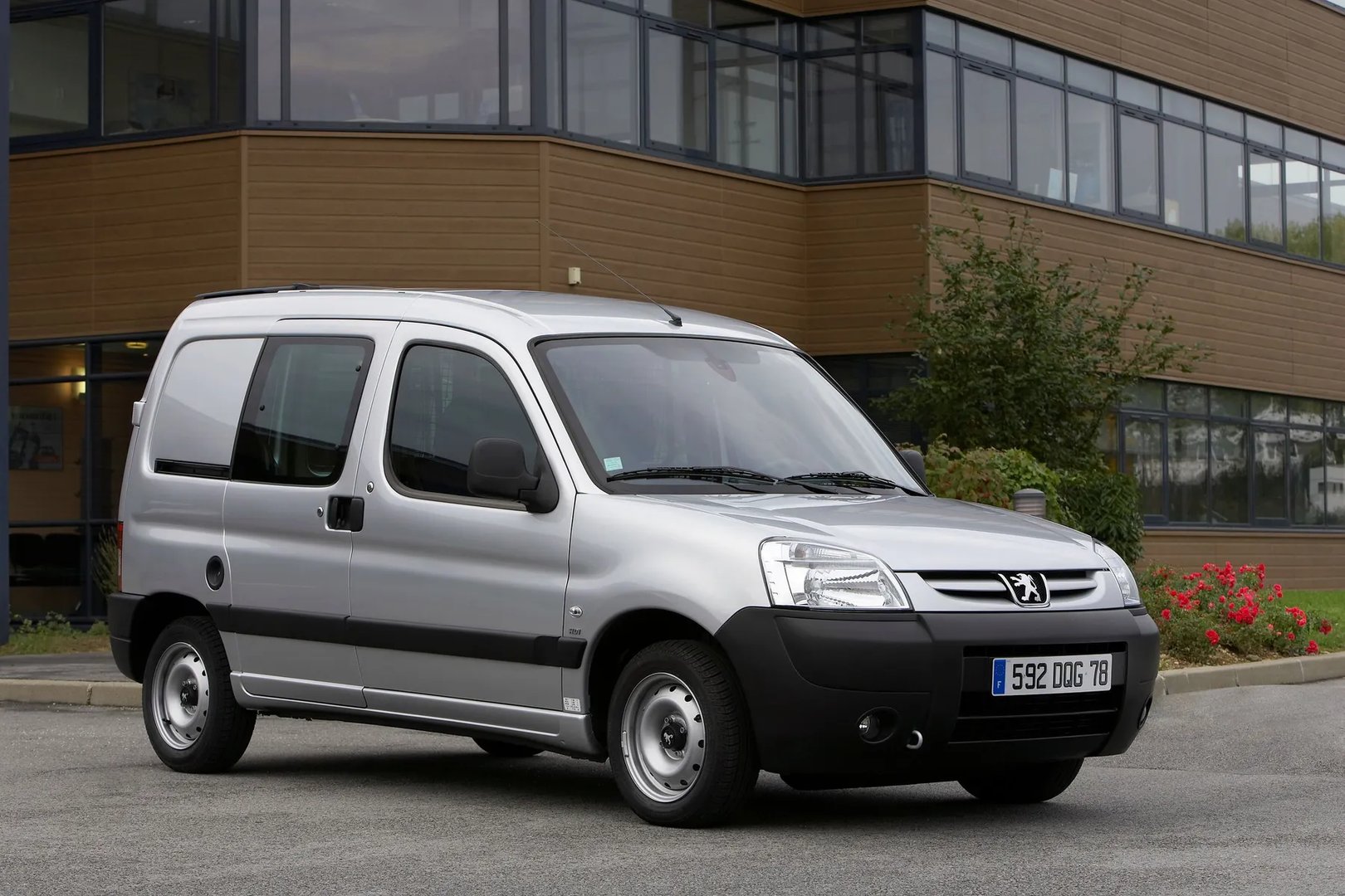1 generation, restyling 