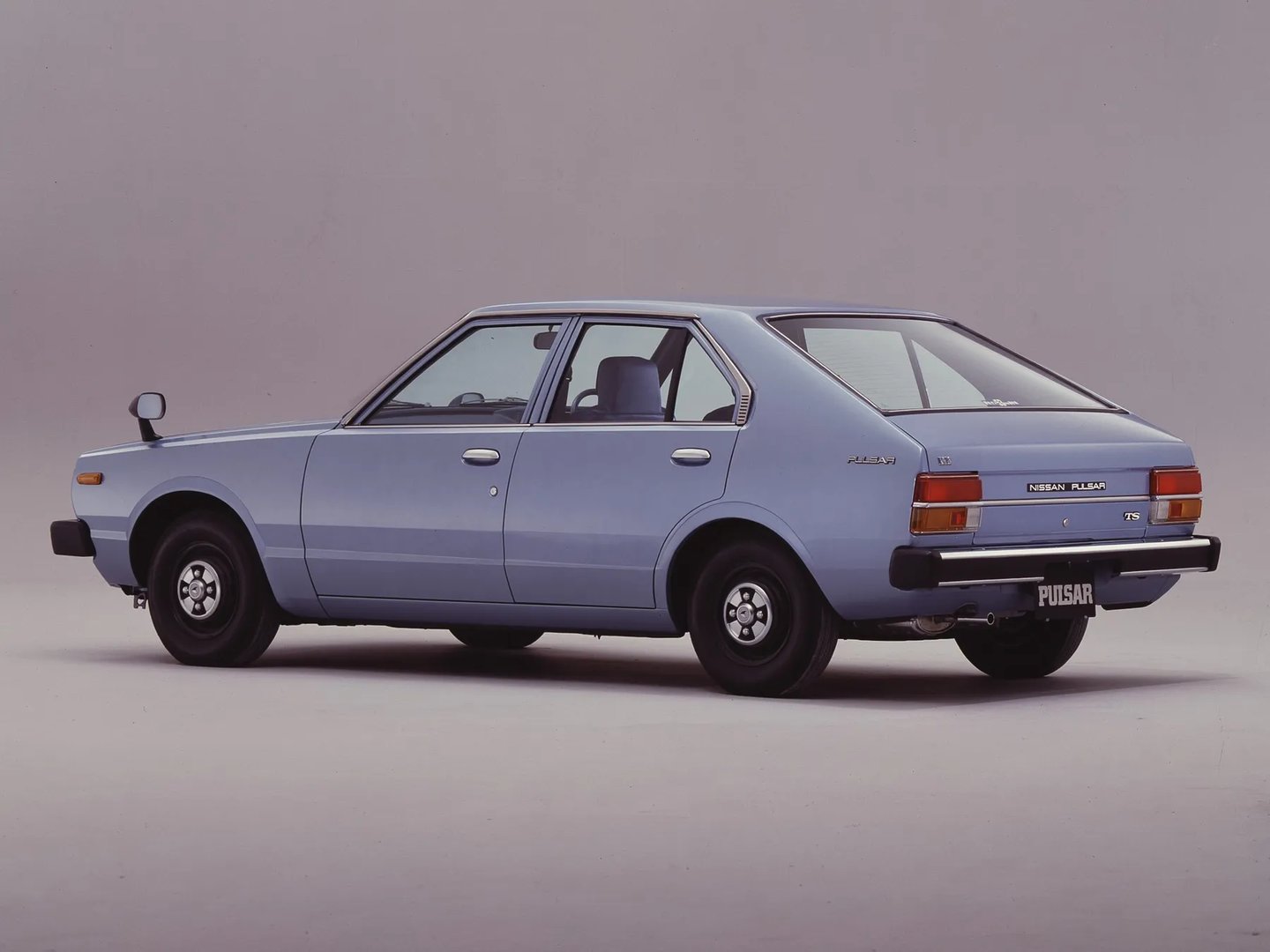 Nissan_Pulsar_1_generation__Mini_5-doors__5.jpg