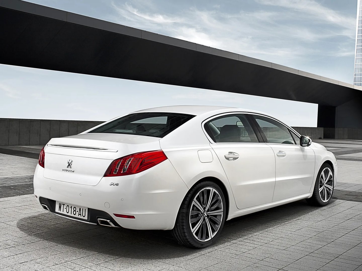 Peugeot_508_1_generation__Sedan__13.jpg