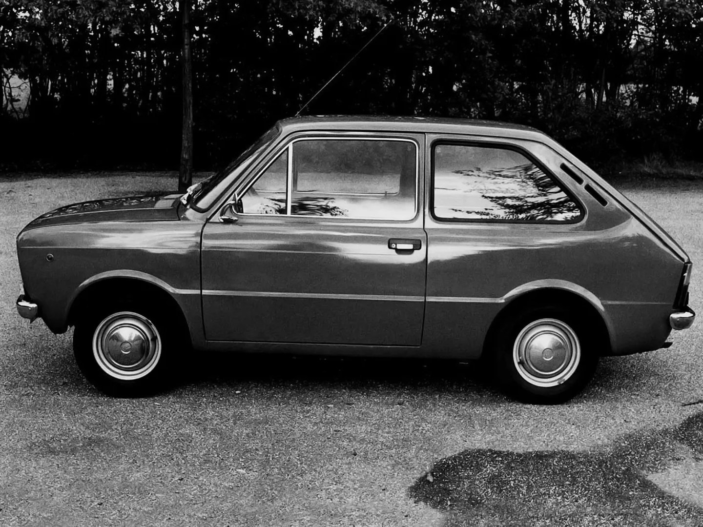 SEAT_133_1_generation__Mini_3-doors__4.jpg