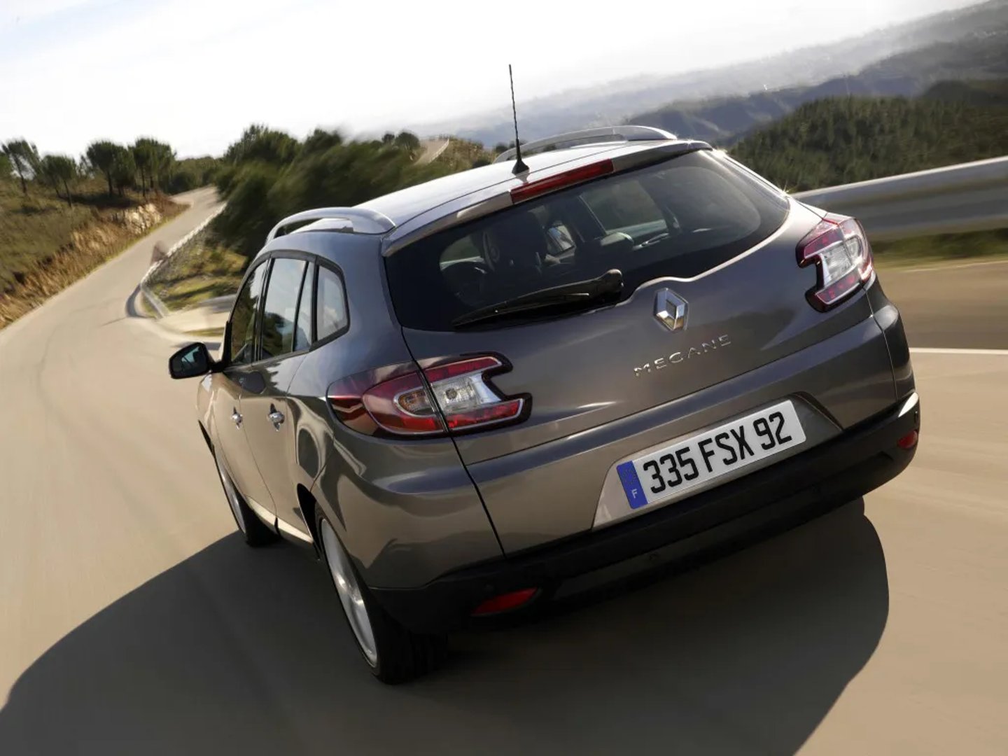 Renault_Megane_3_generation__Estate_5-door__6.jpg