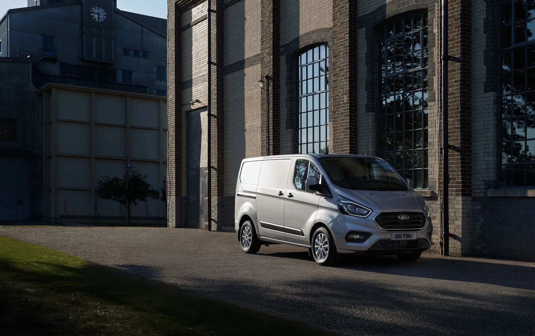 Ford_Transit_Custom_1_generation_restyling__Van_Long__3.jpg