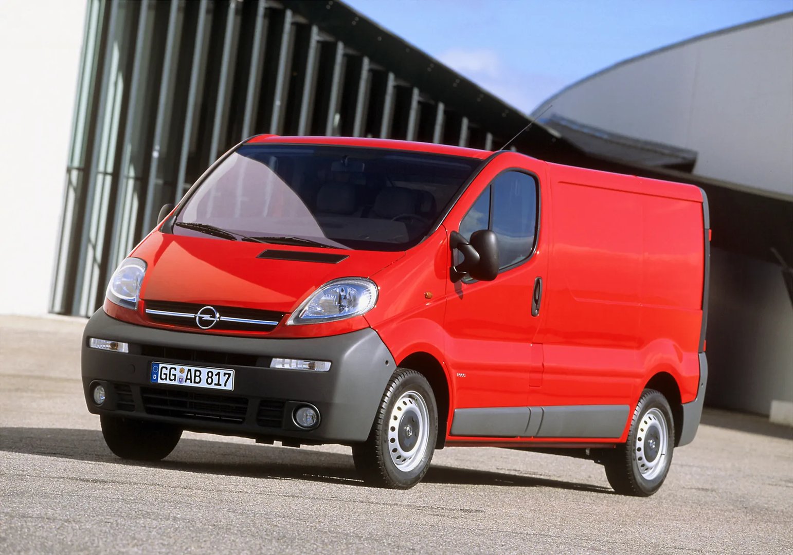Opel_Vivaro_1_generation__Van__9.jpg