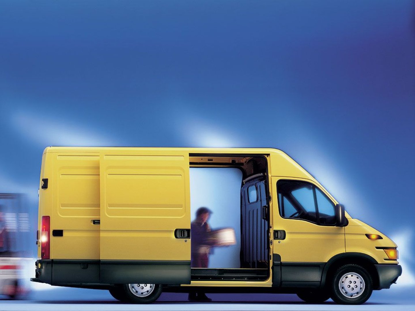 iveco_Daily_2_generation__Van_Short__1.jpg
