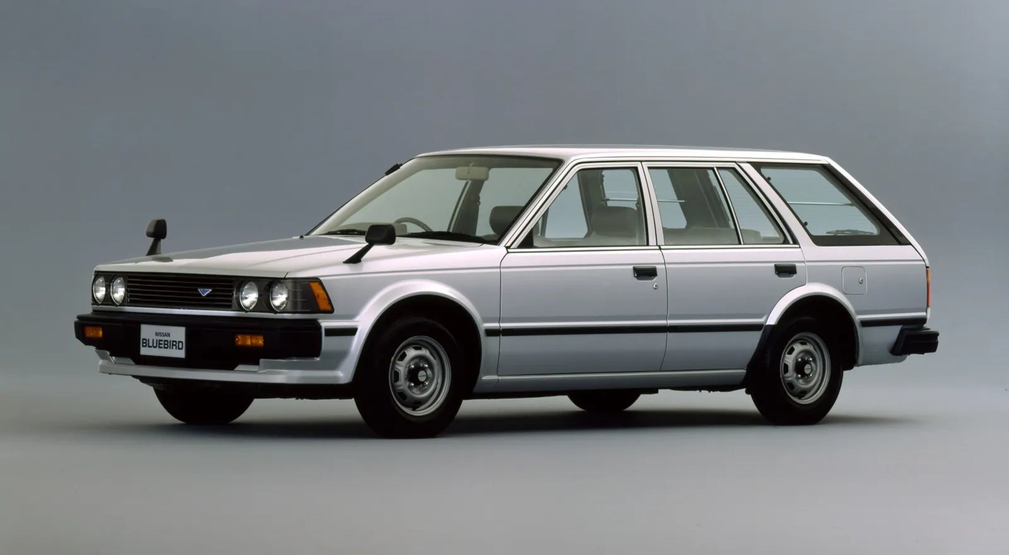 Nissan_Bluebird_7_generation__Estate_5-door__4.jpg