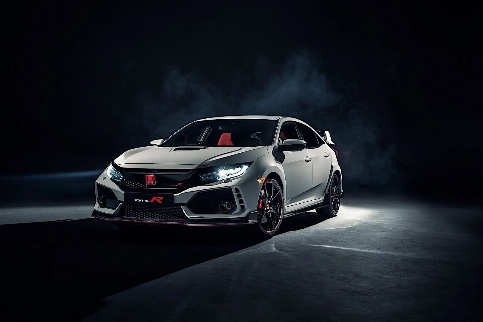 Honda_Civic_Type_R_10_generation__Hatchback_5-door__3.jpg