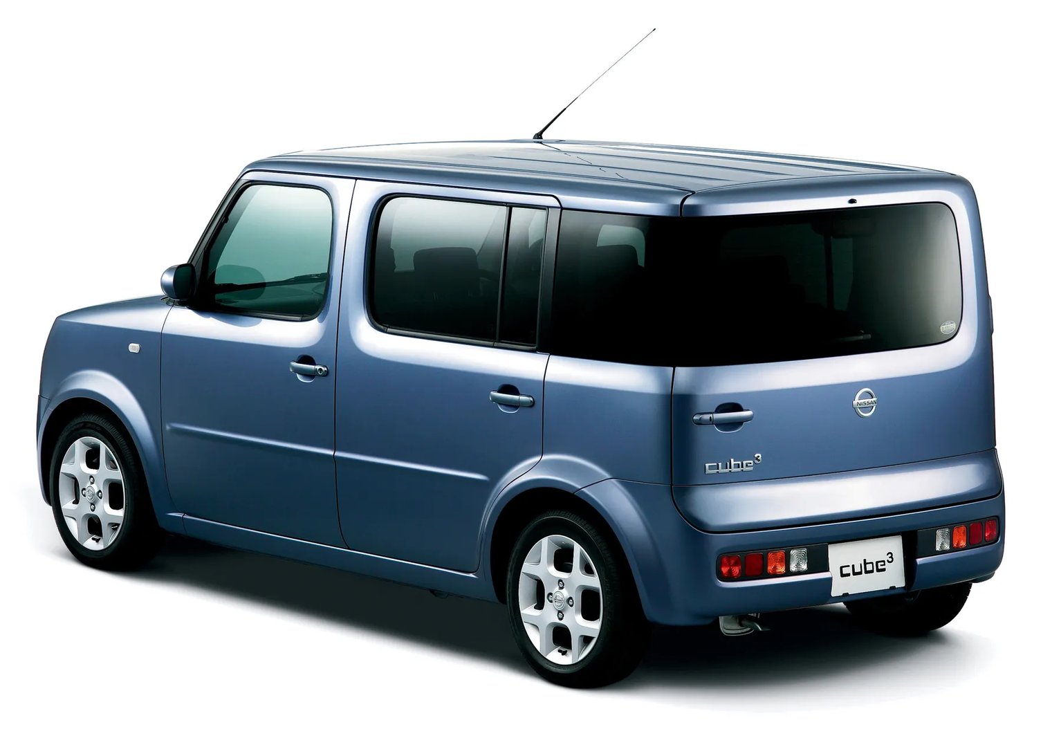 Nissan_Cube_2_generation__Compact_Van__2.jpg