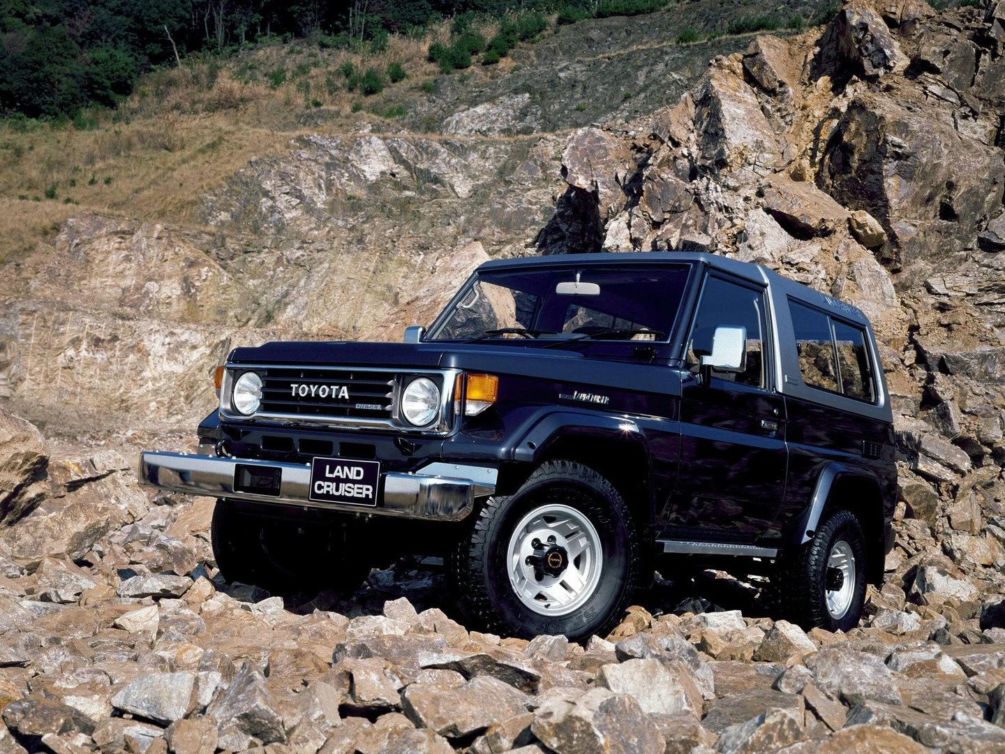 Toyota_LC_8_generation_restyling__SUV_3-doors__2.jpg