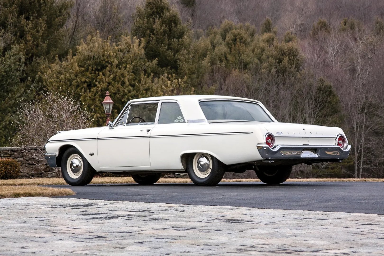 Ford_Galaxie_(USA)_2_generation__Sedan_2-doors__5.jpg