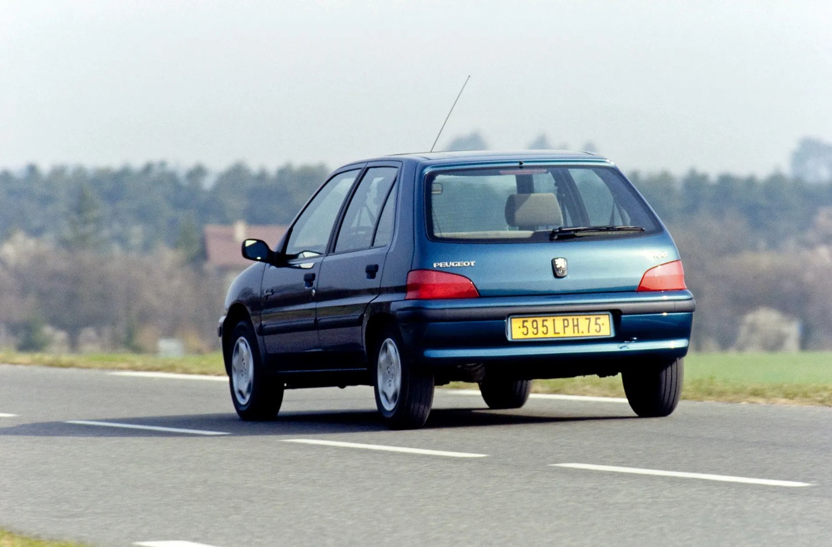 Peugeot_106_1_generation_restyling__Mini_5-doors__1.jpg