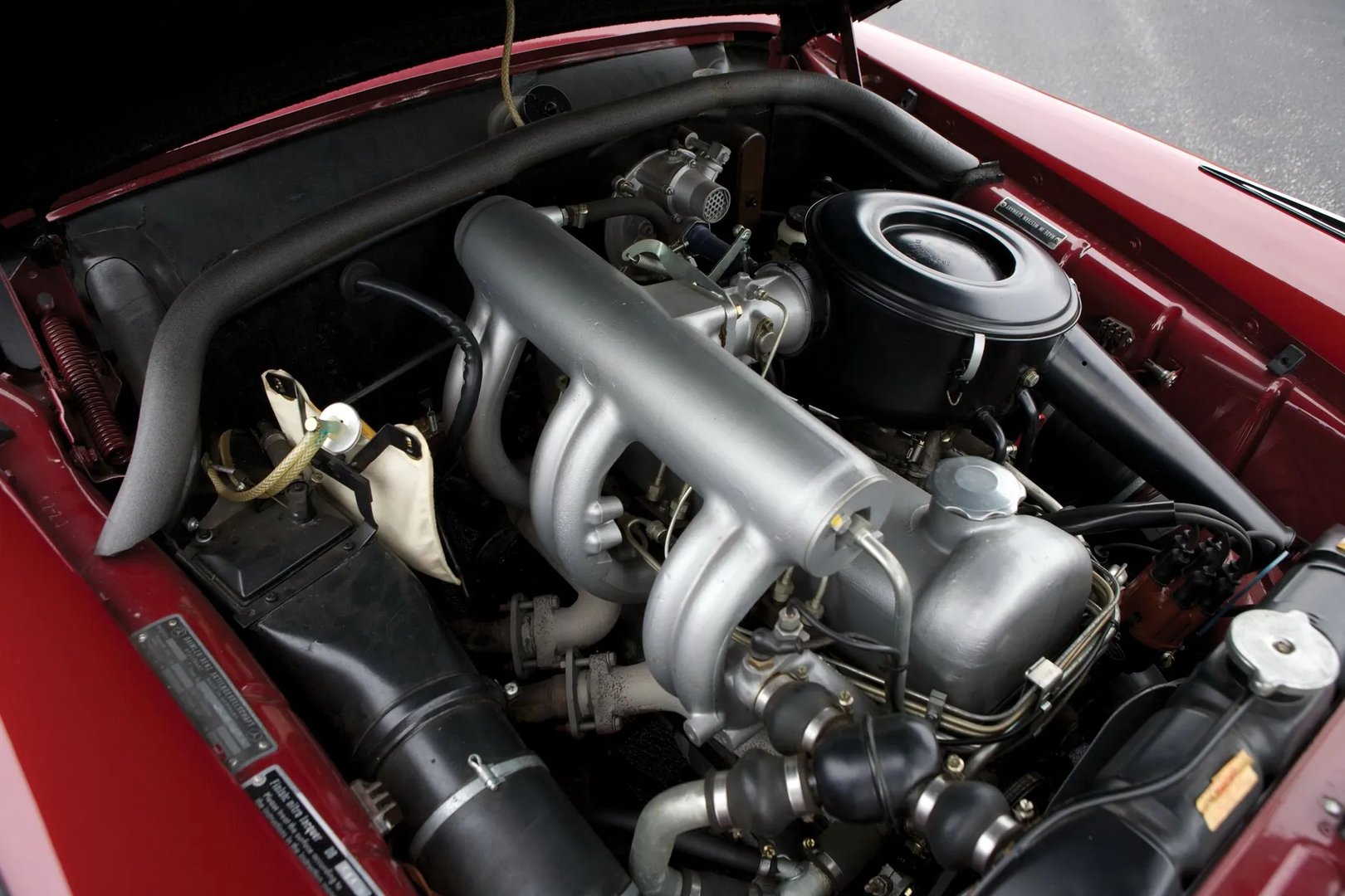 Mercedes_W128_1_generation__Sedan__4.jpg