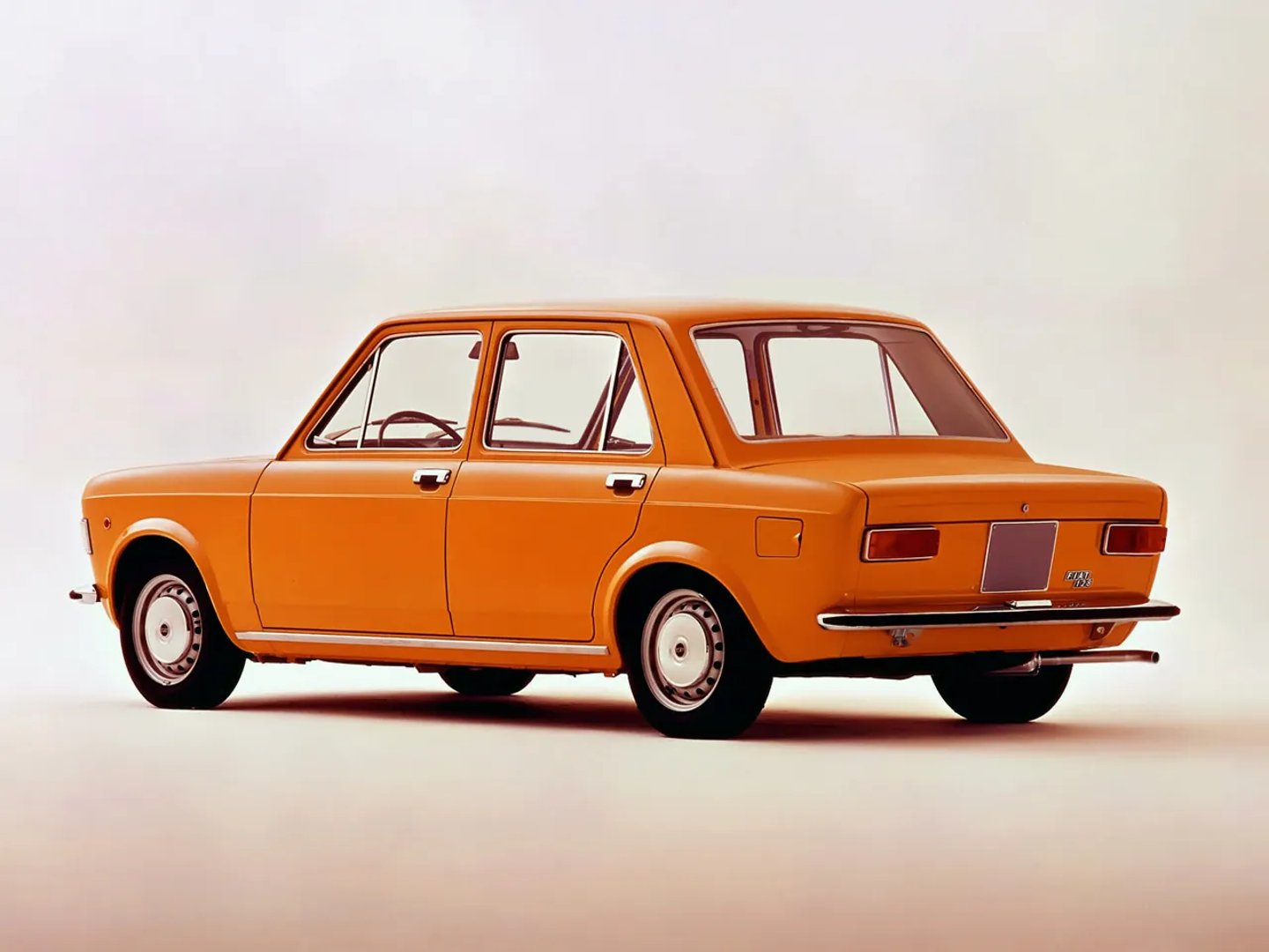 Fiat_128_1_generation__Sedan__4.jpg